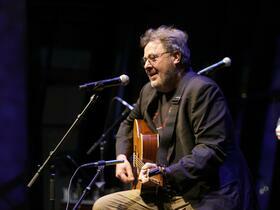 Find the Best Seats to Vince Gill